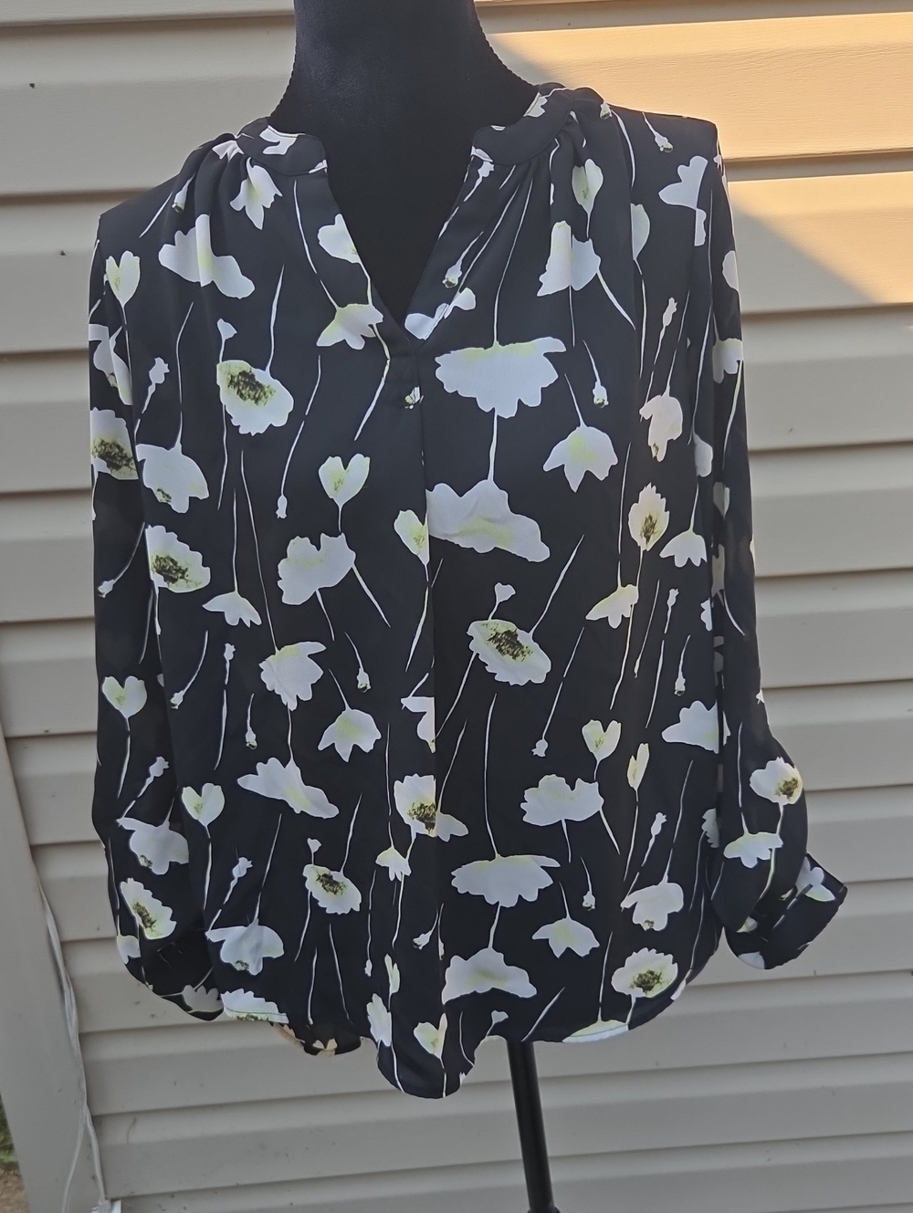 Simply Vera Vera Wang Black Floral Button-Down Blouse